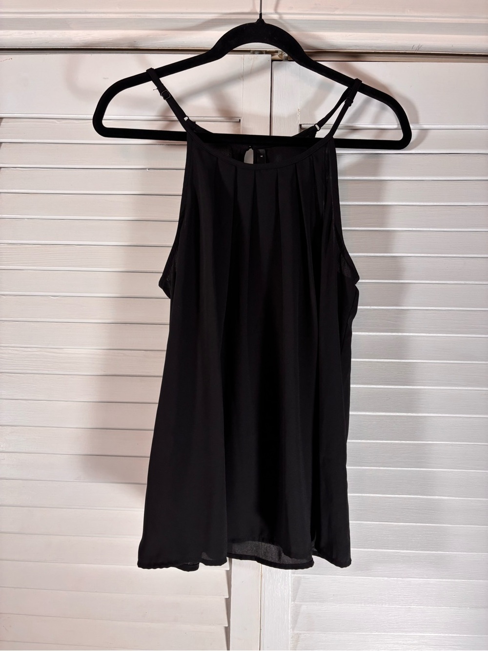 Fun 2 Fun Black Pleated Racerback Tank Top M Spaghetti Strap Flowy Cami